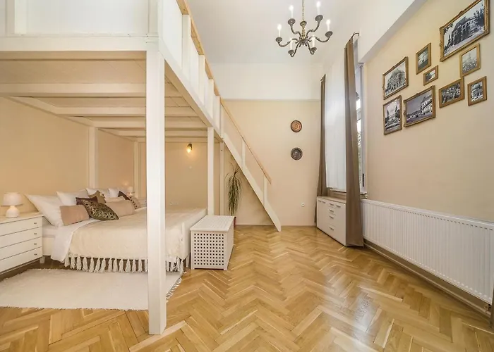 Vintage Apartment