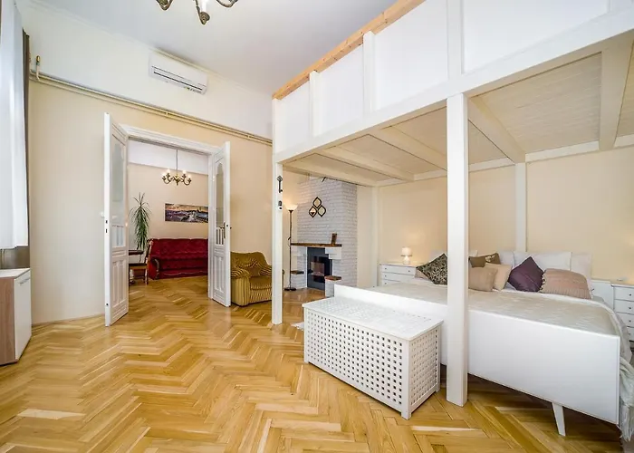 Vintage Apartment