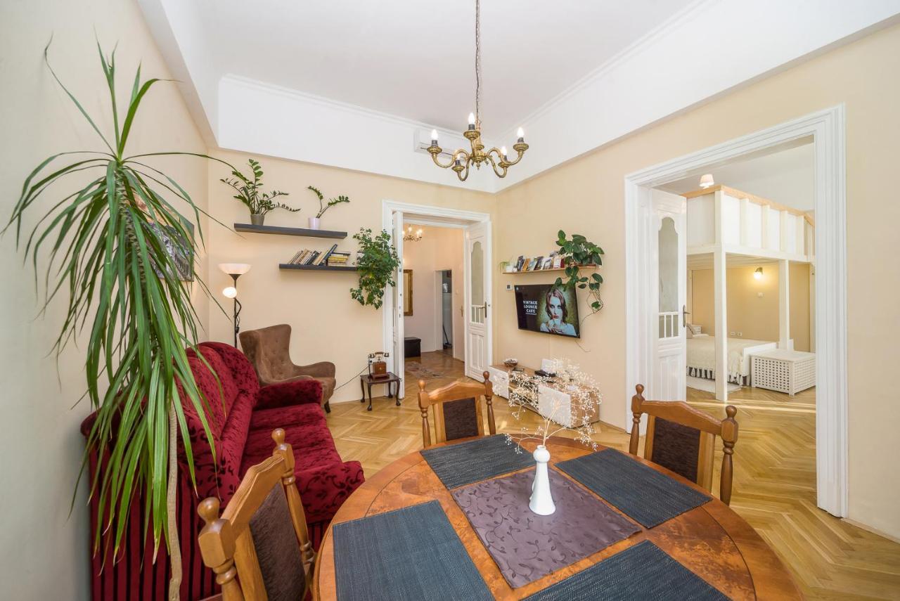 Vintage Apartment Pecs