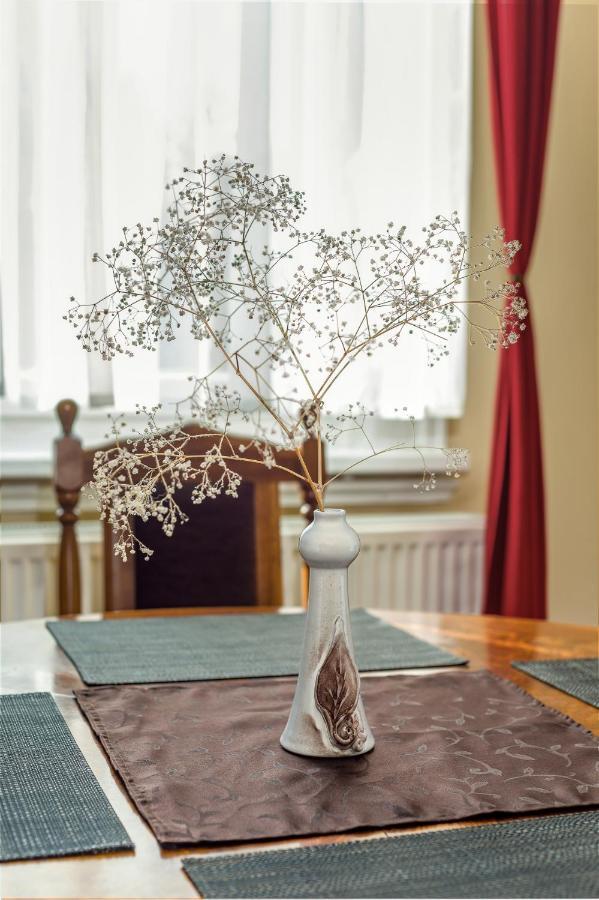 Vintage Apartment *