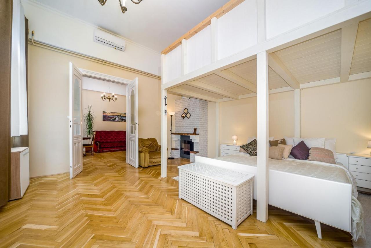 Apartment Vintage